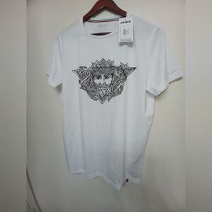 NWT: QPP Graphic T-Shirt SIZE M